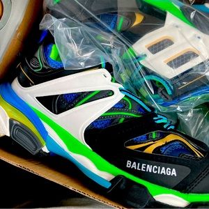Balenciaga‘s green black in blue size 7